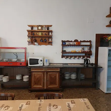 Rekreacni Stredisko Rojana Guest house